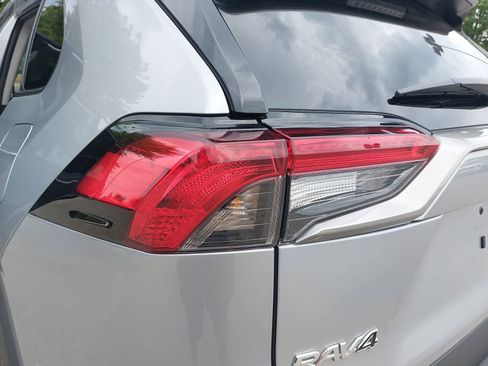 Used 2025 Toyota RAV4 Limited FWD image 35