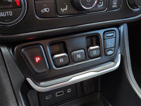 Used 2020 GMC Terrain SLE w/ Driver Convenience Package image 11