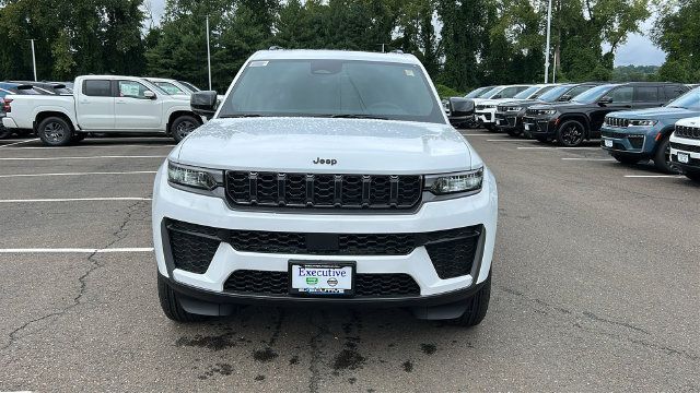 New 2027 Jeep Grand Cherokee L 4WD image 2