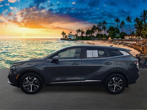 Used 2024 Kia Sportage EX image 8