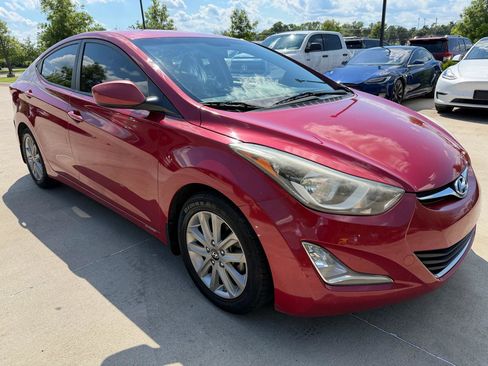 Used 2016 Hyundai Elantra SE w/ Option Group 02 FWD image 3