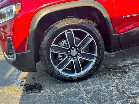 Used 2022 GMC Acadia SLT w/ Preferred Package FWD image 2