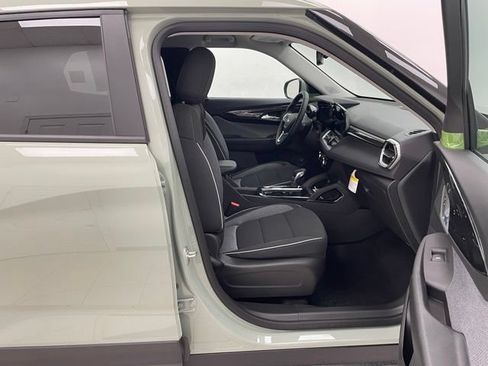 New 2026 Chevrolet TrailBlazer LT w/ Convenience Package AWD/4WD image 13