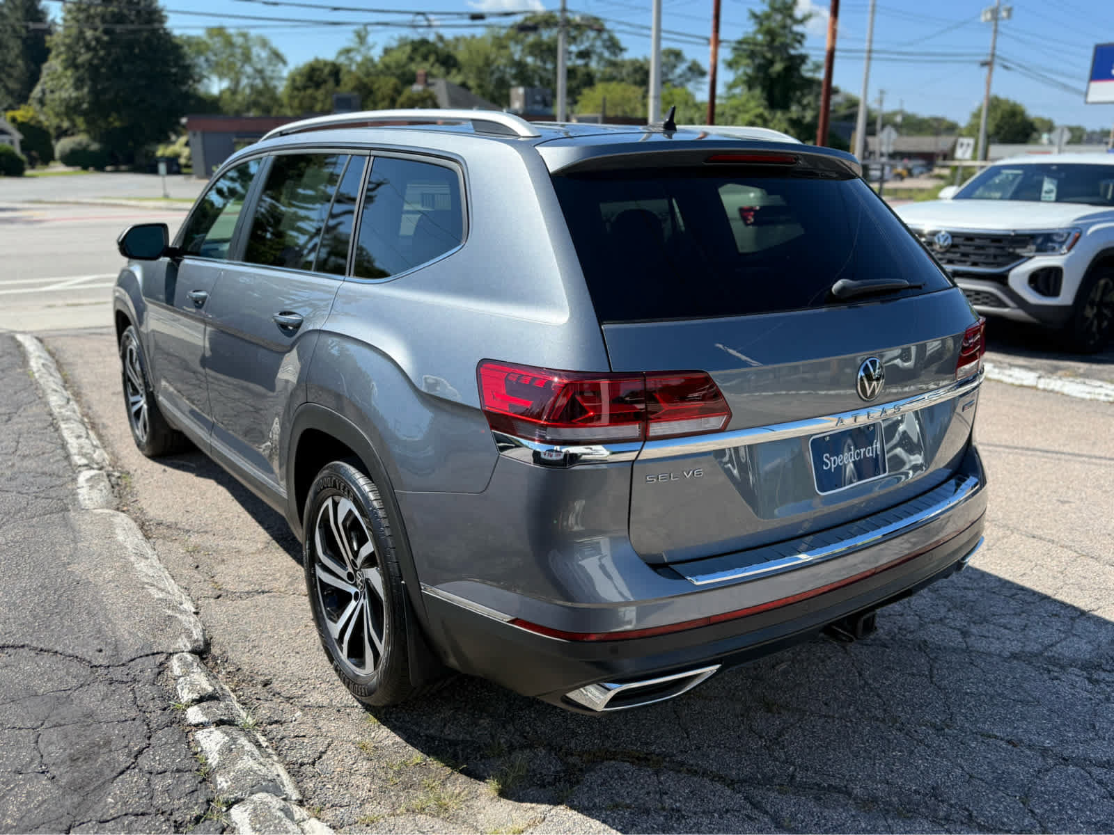 Used 2022 Volkswagen Atlas SEL AWD/4WD image 5