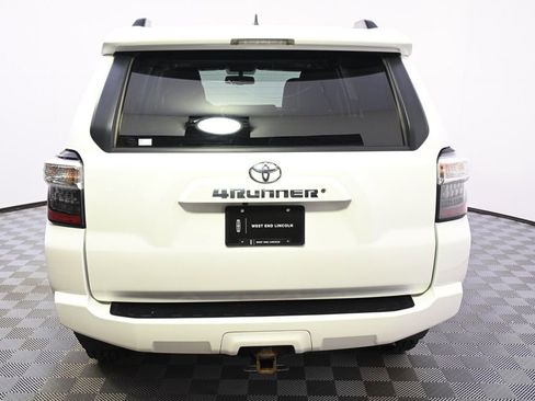 Used 2019 Toyota 4Runner SR5 Premium image 5