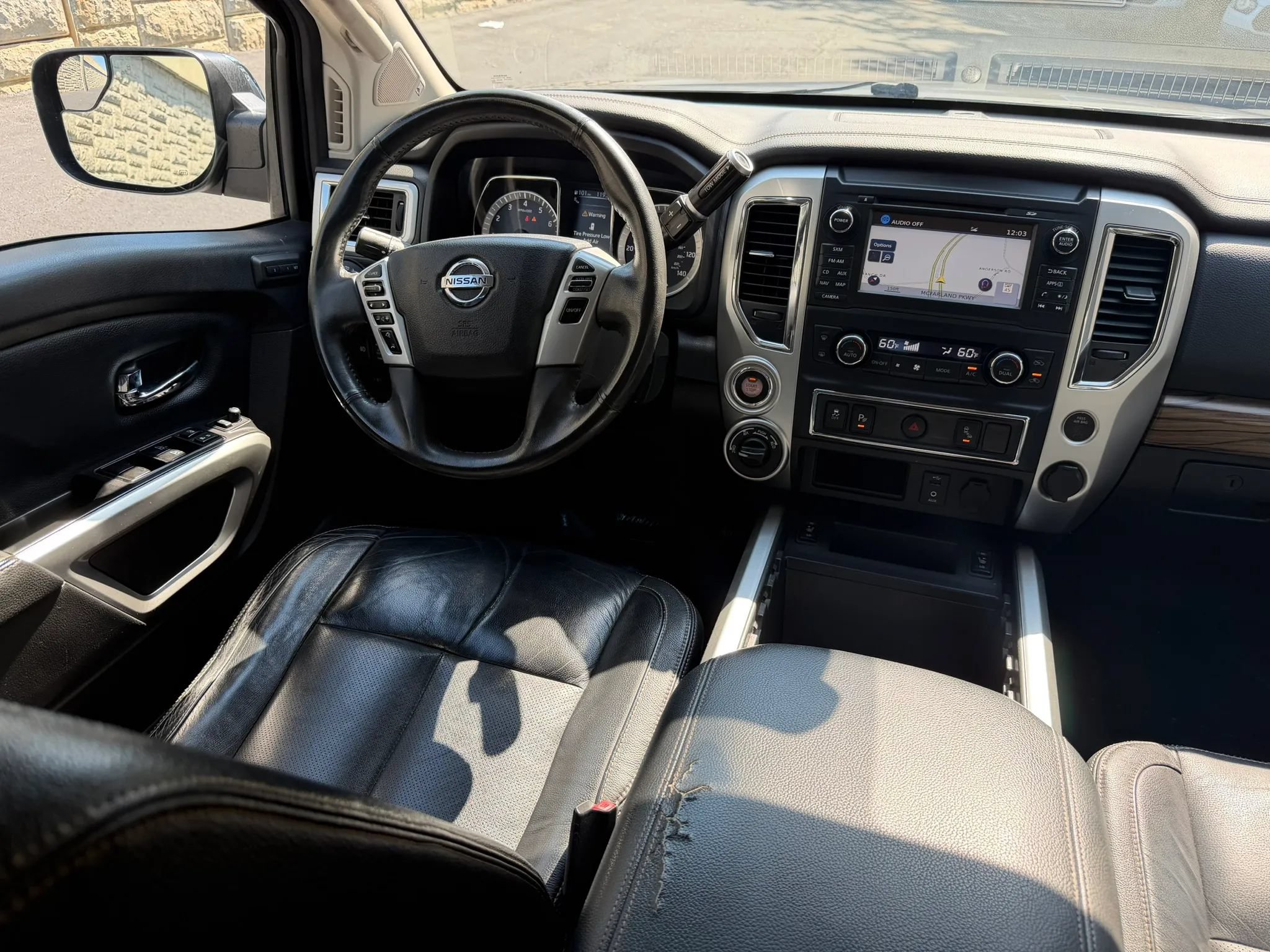 Used 2017 Nissan Titan SL AWD/4WD image 14