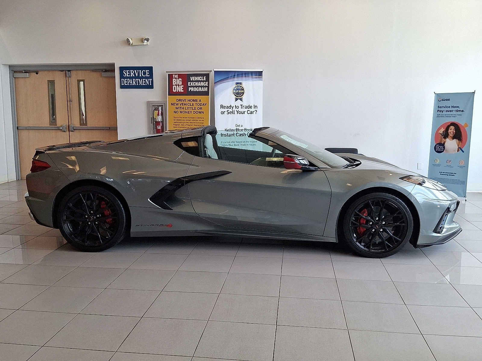 Used 2024 Chevrolet Corvette Stingray Preferred Cpe w/ Battery Protection Package RWD image 7