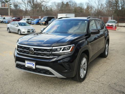 Certified 2023 Volkswagen Atlas SE w/ Panoramic Sunroof Package image 4