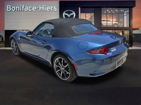 Used 2019 MAZDA MX-5 Miata Grand Touring RWD image 4