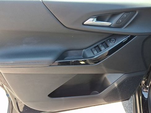 Used 2026 Chevrolet Equinox LT FWD image 9