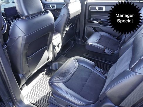Used 2022 Ford Explorer ST AWD/4WD image 30