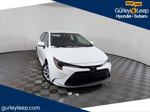 Used 2024 Toyota Corolla LE image 1