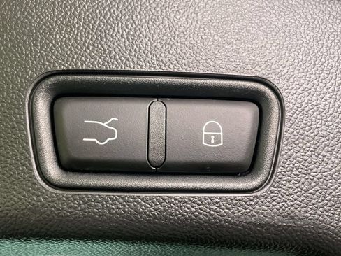 Used 2024 Maserati Grecale Trofeo AWD/4WD image 21
