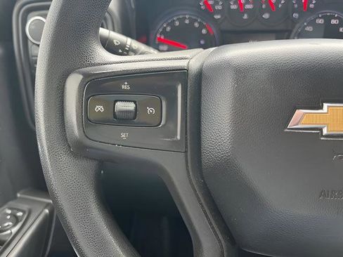 Used 2020 Chevrolet Silverado 1500 Custom w/ Custom Convenience Package AWD/4WD image 17