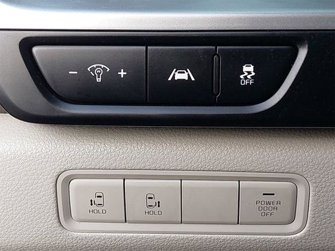 Certified 2024 Kia Carnival LX image 31