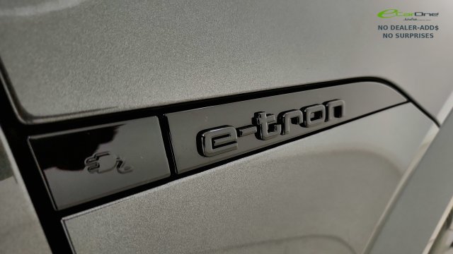Used 2024 Audi Q8 e-tron Prestige w/ Prestige Package AWD/4WD image 33