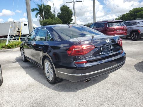 Used 2018 Volkswagen Passat 2.0T SE image 4