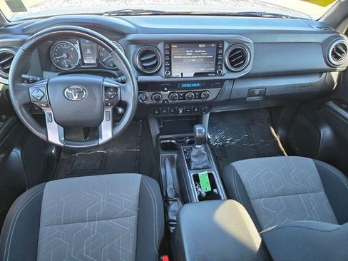 Certified 2022 Toyota Tacoma TRD Off-Road w/ Technology Package AWD/4WD image 11