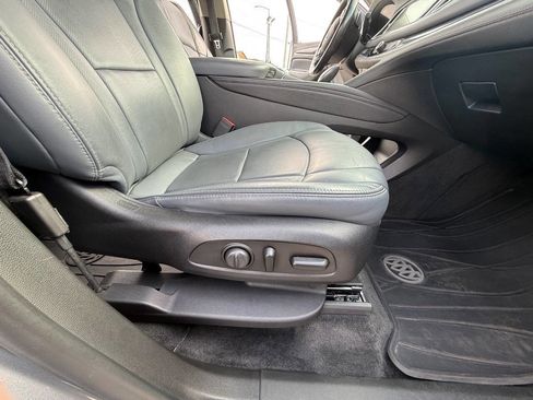 Used 2019 Buick Enclave Essence AWD/4WD image 13