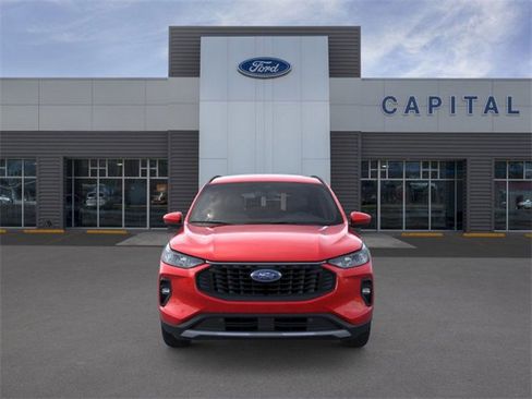 Used 2024 Ford Escape SE image 6