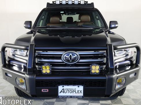 Used 2018 Toyota Land Cruiser AWD/4WD image 2