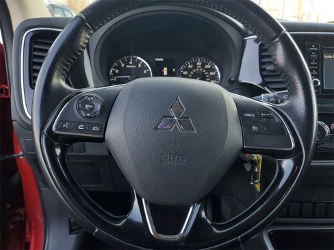 Used 2017 Mitsubishi Outlander ES image 14