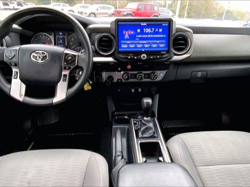 Used 2019 Toyota Tacoma SR5 image 15