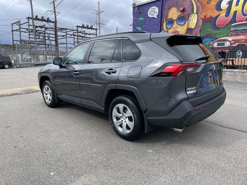 Used 2021 Toyota RAV4 LE image 3