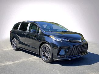 Used 2025 Toyota Sienna XSE video 2