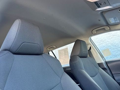 Used 2023 Toyota RAV4 LE AWD/4WD image 19