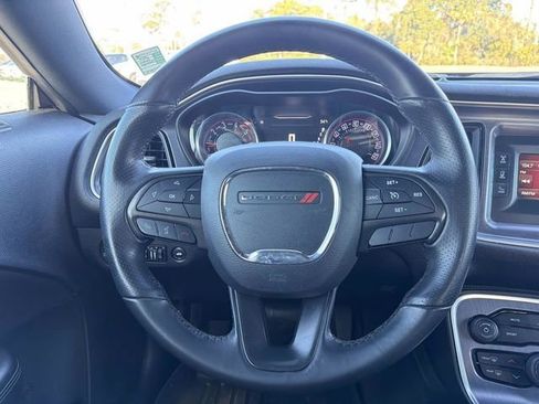 Used 2017 Dodge Challenger SXT image 14