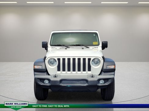 Used 2019 Jeep Wrangler Sport AWD/4WD image 9