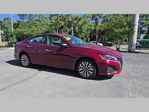 Used 2025 Nissan Altima 2.5 SV FWD image 34