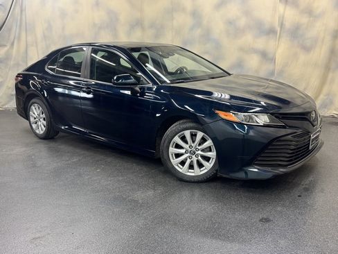 Used 2018 Toyota Camry L image 8