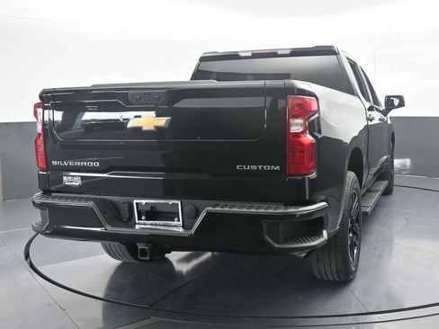 Used 2023 Chevrolet Silverado 1500 Custom image 5