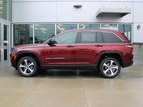 New 2026 Jeep Grand Cherokee Limited AWD/4WD image 5