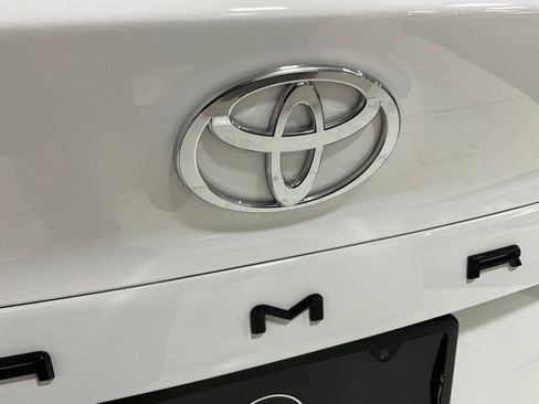 Used 2026 Toyota Camry SE FWD image 28