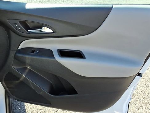 Used 2022 Chevrolet Equinox LT image 13