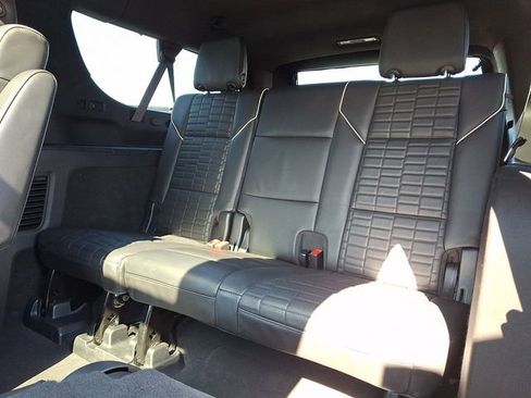 Used 2021 Cadillac Escalade ESV Premium Luxury Platinum image 10