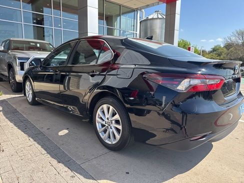 Used 2023 Toyota Camry LE image 4