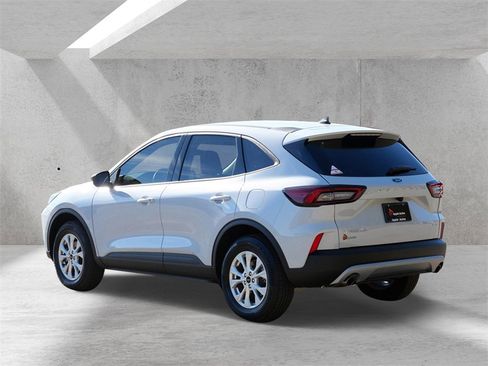 Certified 2025 Ford Escape Active w/ Cold Weather Package image 4