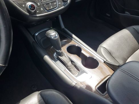 Used 2019 Chevrolet Malibu Premier w/ Sun and Wheel Package FWD image 29