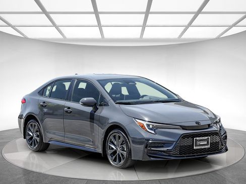 Used 2026 Toyota Corolla SE FWD image 5