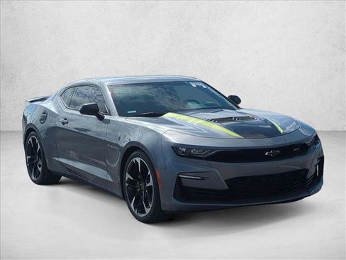 Certified 2020 Chevrolet Camaro SS RWD image 3