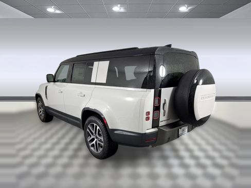 Used 2026 Land Rover Defender 130 S image 3