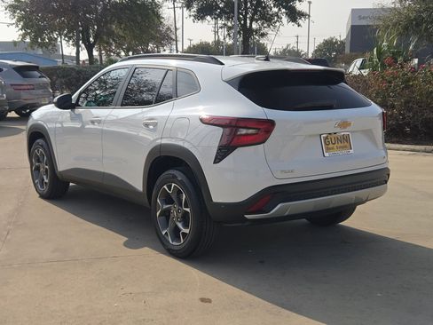 Used 2024 Chevrolet Trax LT w/ Driver Confidence Package image 5