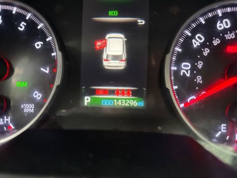 Used 2020 Toyota RAV4 XLE FWD image 17