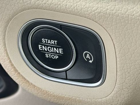 Used 2022 Mercedes-Benz GLS 450 4MATIC image 25