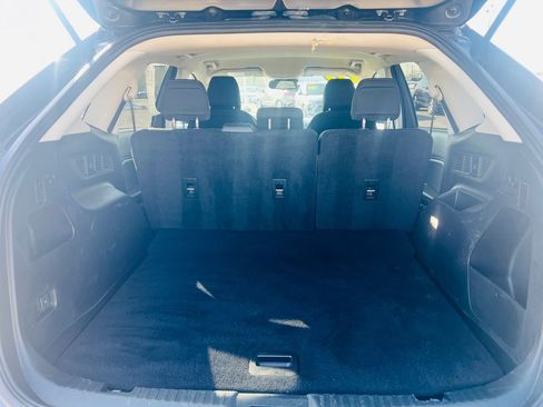 Used 2020 Ford Edge SE image 32