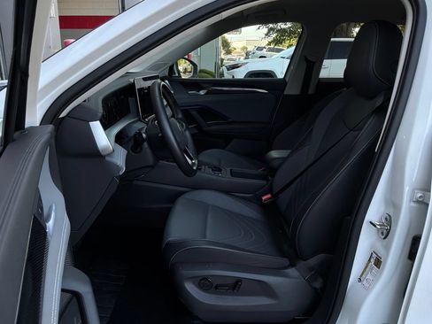 Used 2026 Volkswagen Tiguan SE FWD image 10